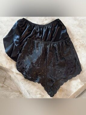 Vintage SEXY Silky Satin Tap Shorts 2pc Lingerie Sz M Black Romantic Sexy Pin-Up